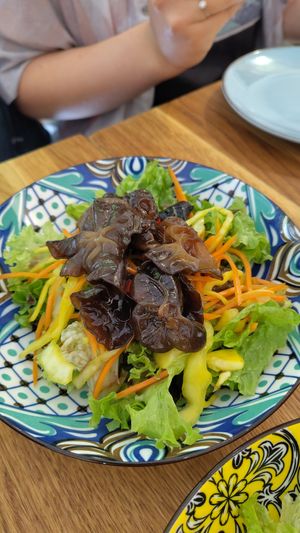 Vegan wood ear mushroom salad at Da Mai in Cologne