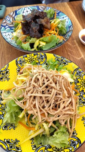 Vegan tofu salad at Da Mai in Cologne