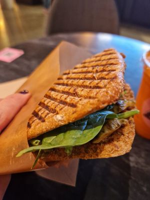 Vegan avocado sandwich at Joe & the Juice - Hovedbanegården in Copenhagen