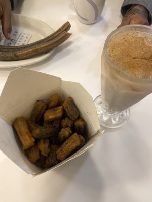 Vegan Friendly Churros (de temporada) y Horchata   at Churrería El Moro - Coyoacán in Mexico City
