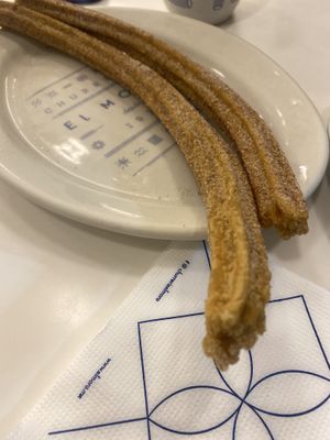Regular Churros con Azúcar y Canela 🫶🏽  at Churrería El Moro - Coyoacán in Mexico City