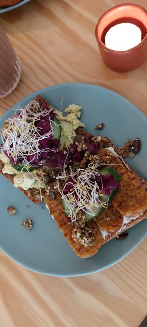 Hearty sandwich, tempeh and vegan egg salad at Bataat in Amsterdam