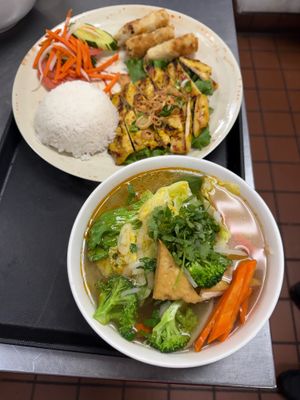  at ViVi Pho Arapahoe in Englewood