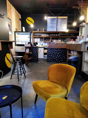 Eat-in space at Izy Coffee in Brussels