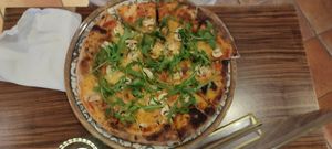 Pizza Funghi 🍄 at Apple & Eve - Vegan & tierisch lecker in Hamburg