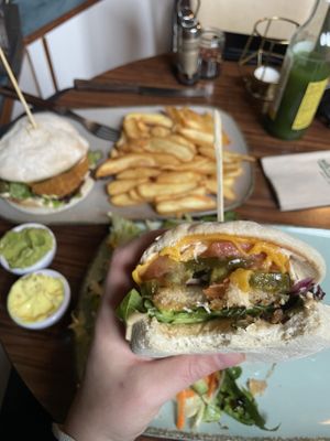 Chili cheeseburger   at Apple & Eve - Vegan & tierisch lecker in Hamburg