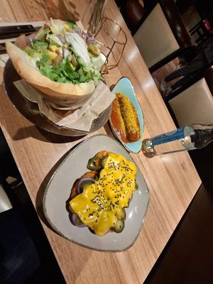 Kebab, curry wurst and spicy schnitzel at Apple & Eve - Vegan & tierisch lecker in Hamburg