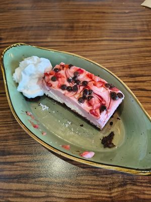 Strawberry cheesecake and whipped cream. at Apple & Eve - Vegan & tierisch lecker in Hamburg