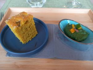 Crema di spinaci con focaccia di patate at Vegabula in Brunico