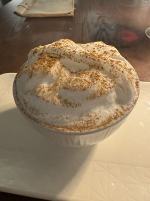 Capuccino de frutos vermelhos e coco  at Casa Vegetariana in Porto