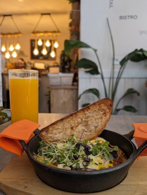  at Mokambo Breakfast & Brunch & Lunch Sevilla in Sevilla