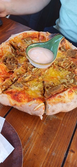 Vegan pizza with seitan at Royal Mardini in Waldkirch