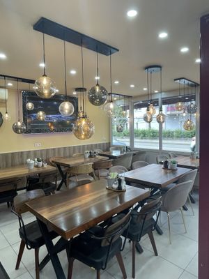 Sitzgelegenheit innen. (Hunde sind nur draußen erlaubt)  at Royal Mardini in Waldkirch