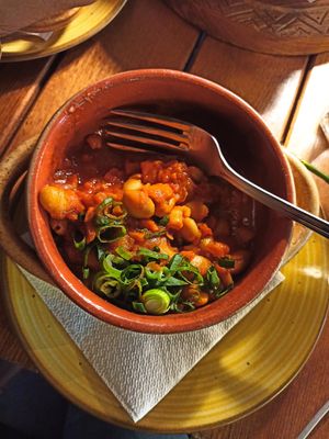 Piatto di fagioli al pomodoro (già a metà) at Mamaliguta  in Brasov