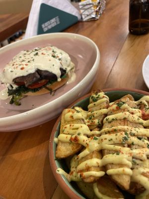 Portobello benedict with truffle fries  at Teva Deli in Rio De Janeiro
