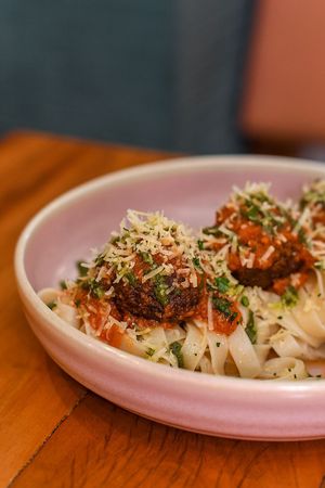 Tagliatelle com almôndegas Amazonika at Teva Deli in Rio De Janeiro