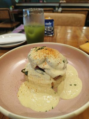 Mushroom benedict at Teva Deli in Rio De Janeiro