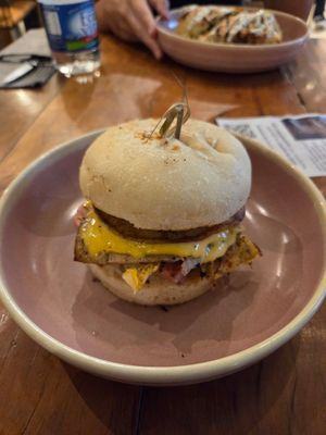 Sanduíche de café da manhã at Teva Deli in Rio De Janeiro