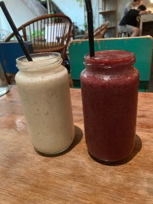 Banana Oat and Berry Blast  at The Daily Fix Cafe in Malacca