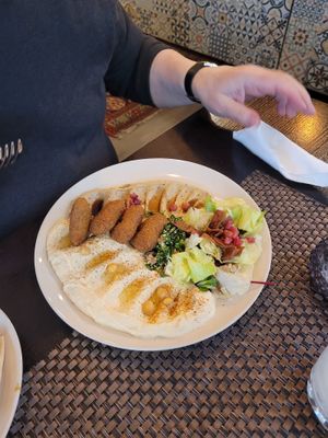 Classic falafel plate   at Vegan_Us in Worms