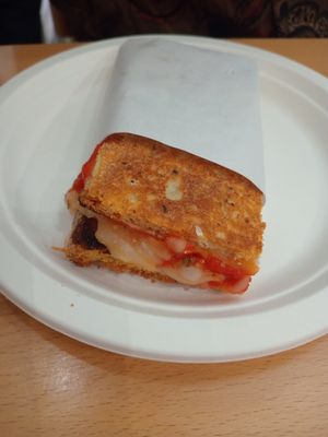 Pizza fritta at Siciliamo in Cagliari