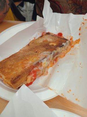 Pizza Fritta Margherita at Siciliamo in Cagliari