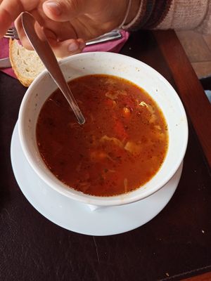 Zuppa della casa di verdure e patate at Restaurant Medieval Unglerus in Biertan