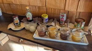 Marmelade sowie Ahornsirup at Dreimäderlhaus - Boutique Hotel am Weissensee in Fuessen