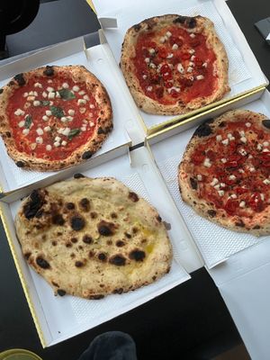 top 2 pizzas - Vegan margherita
Bottom 2 - Vegan Garlic butter bread & Vegan Njuda Pie Pizza at Leopard Pie in Worsley