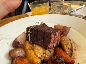 It really looks like a meat but it’s 100% 🌱   at Meshek Barzilay in Tel Aviv