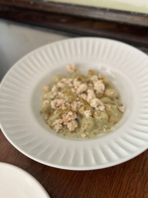 ניוקי פיסטוקים וערמונים  at Meshek Barzilay in Tel Aviv