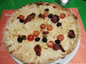 Hummus pizza at Pizzeria Foculus in Ljubljana