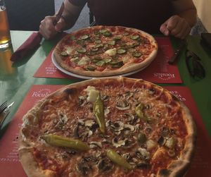 Vegan cheese pizza at Pizzeria Foculus in Ljubljana