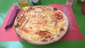 Vegan pizza at Pizzeria Foculus in Ljubljana