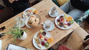 3x süßes Frühstück mit individuellen Abwandlungen at Pele-Mele in Berlin