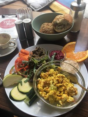 Breakfast with a extra side of scrambled tofu at Pele-Mele in Berlin