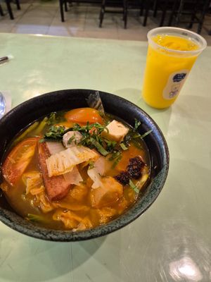 Tom yum noodle soup with tofu, vegan meat and vegan prawns at Surn Yi Vegetarian Restaurant in Phnom Penh