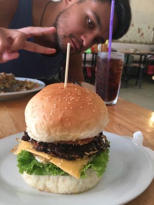 This place has so many options! A very large menu for a ridiculous price ( around 2$). I had a burger quite yummy, just a bit too oily but good. No aircon but free wifi.Recommended at Surn Yi Vegetarian Restaurant in Phnom Penh