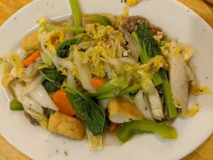 Mixed vegetables with Tofu, veggie balls and it came with a bowl of rice too at Surn Yi Vegetarian Restaurant in Phnom Penh