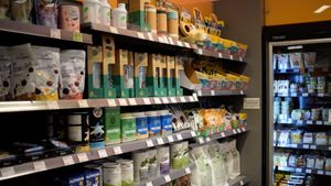 vegan pet supplies at Veganz in Berlin