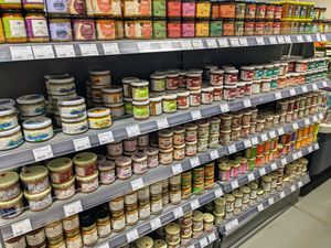 Pates & spreads at Veganz in Berlin