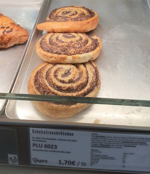 pastry #Veganuary at Veganz in Berlin