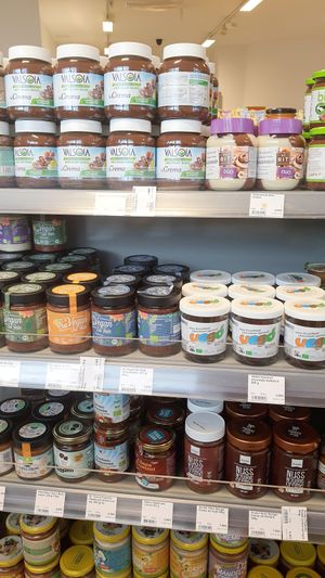 vegan aternatives to "nutella" #Veganuary at Veganz in Berlin