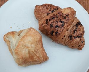 Croissant and Plunder - size #Veganuary at Veganz in Berlin