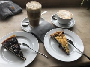 Coffee and cake at Veganz in Berlin