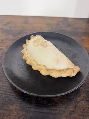 Empanadilla de cebolla y setas  at Coronats in Valencia