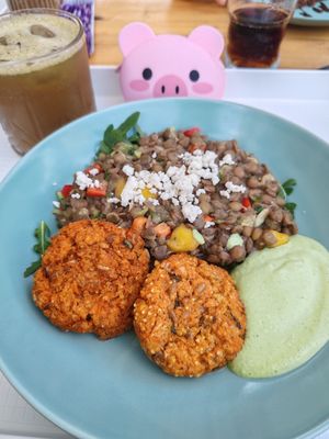  at YES rebel bites in Osijek