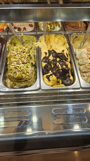 Cookies and pistachio - dairy-free and sweetened with stevia at Pasticceria Quaranta in Catania