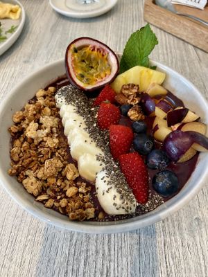 Açaí Bowl   at mi . . . Café & Bar in Moerfelden-walldorf