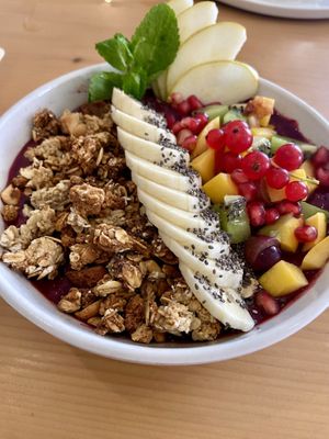 Açaí Bowl  at mi . . . Café & Bar in Moerfelden-walldorf